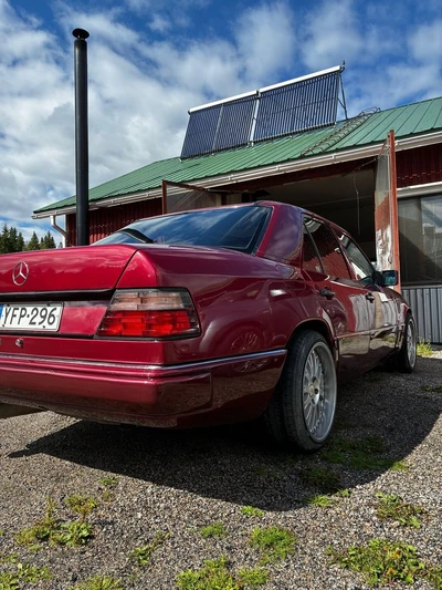 Mercedes-Benz 124 1994, kuva 6/17