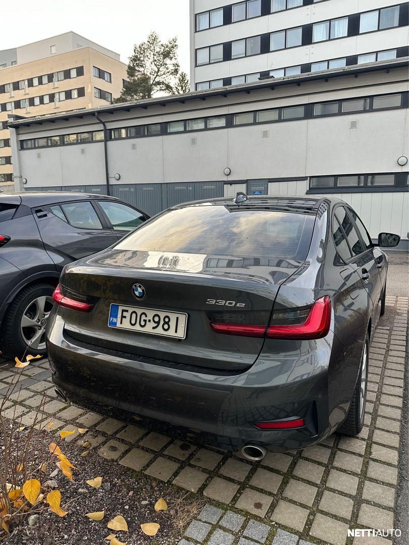 BMW 330