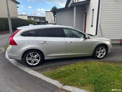 Volvo V60 D4 (140KW/190PS) Summum aut. 2017, photo 6/10