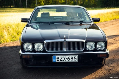 Jaguar XJ6 XJ40 Insignia 1993, photo 7/60