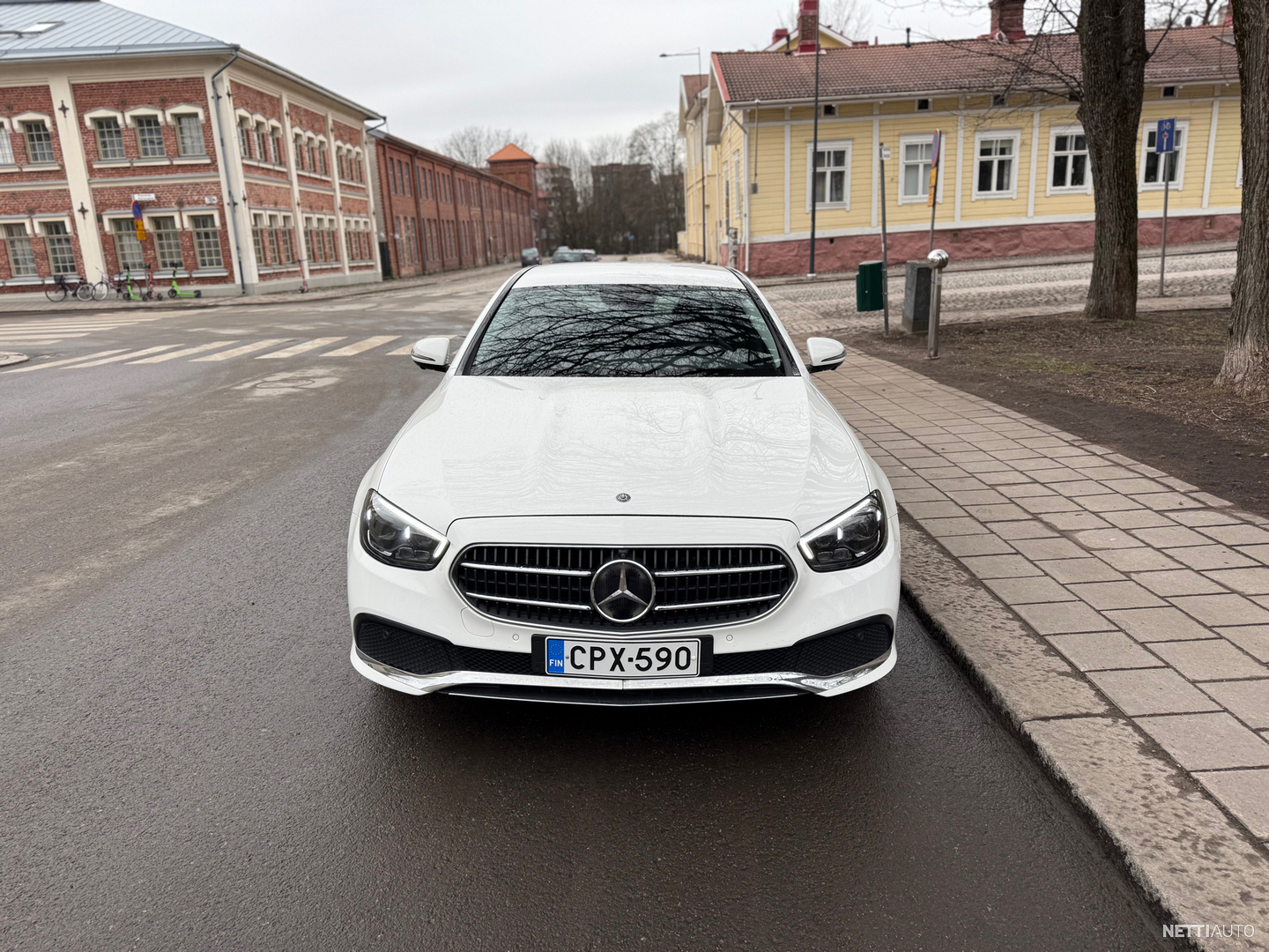 Mercedes-Benz E