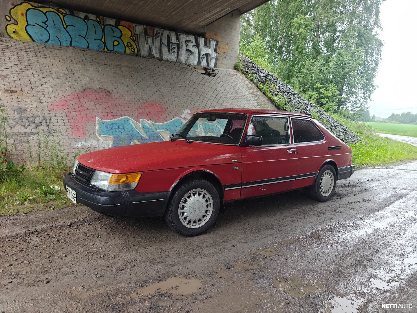 Saab 900