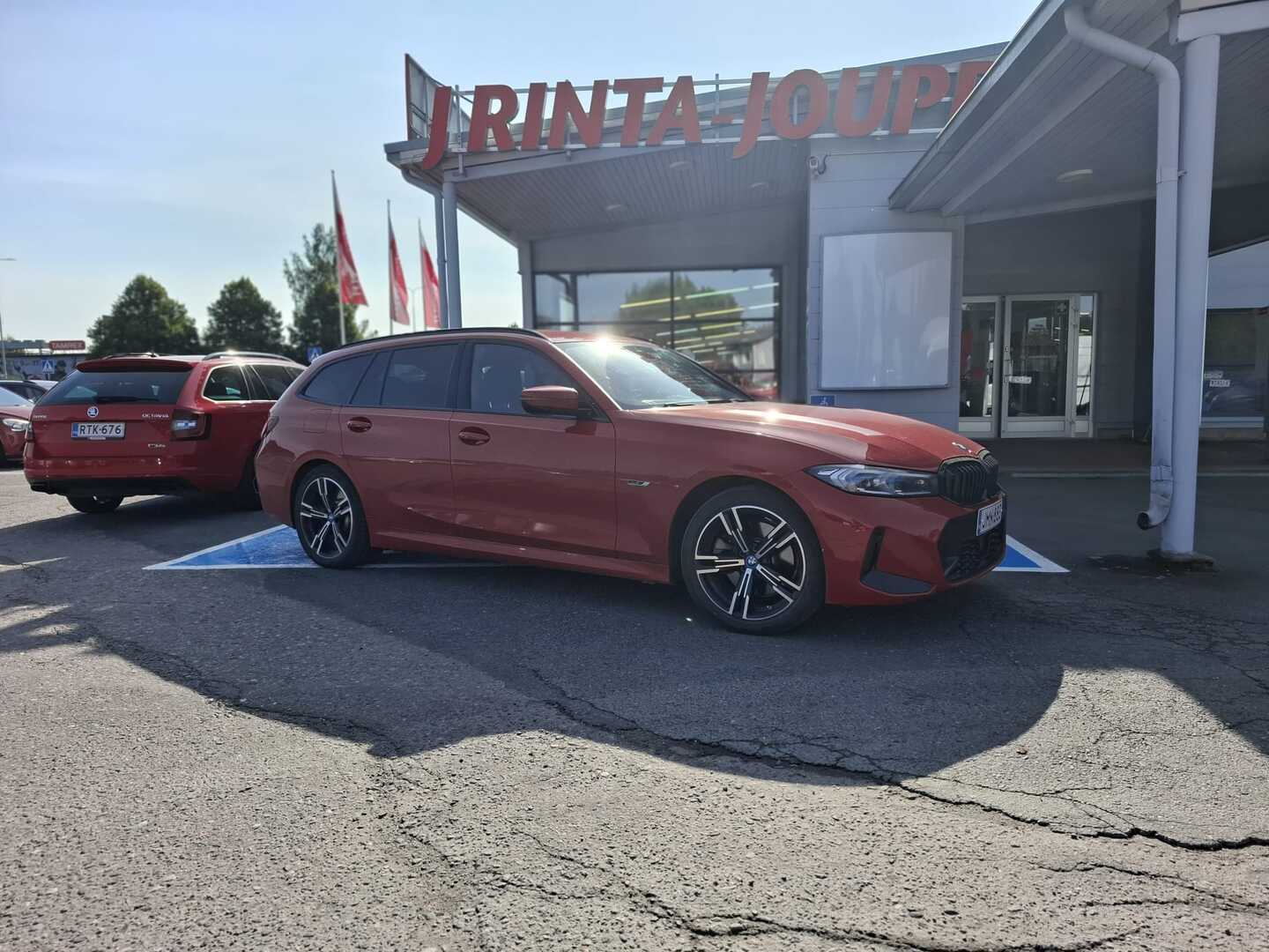 BMW 330