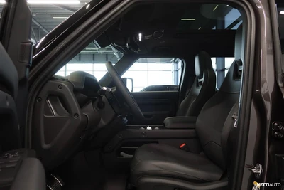 Land Rover Defender 2026, photo 7/15
