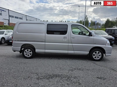 Toyota Hiace 2,5 D-4D 95 4ov pitkä 2011, kuva 5/24