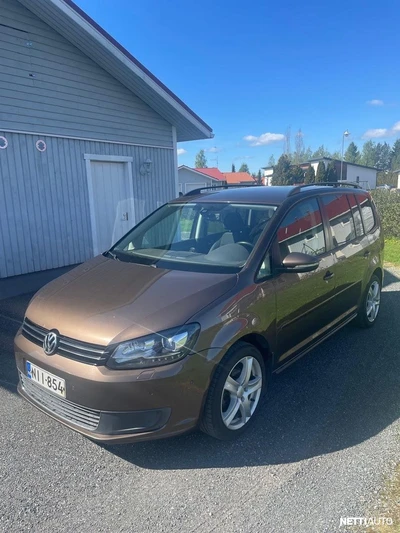 Volkswagen Touran 2012, kuva 1/6