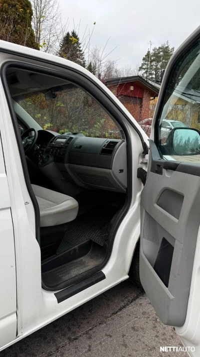Volkswagen Transporter 2010, photo 7/17
