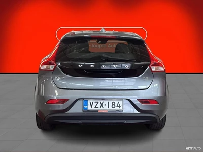 Volvo V40 2019, photo 7/25