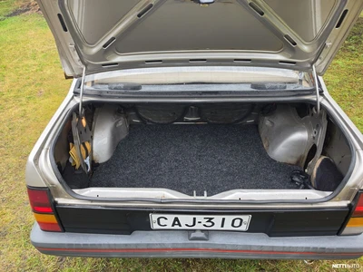 Opel Corsa 1990, kuva 3/8