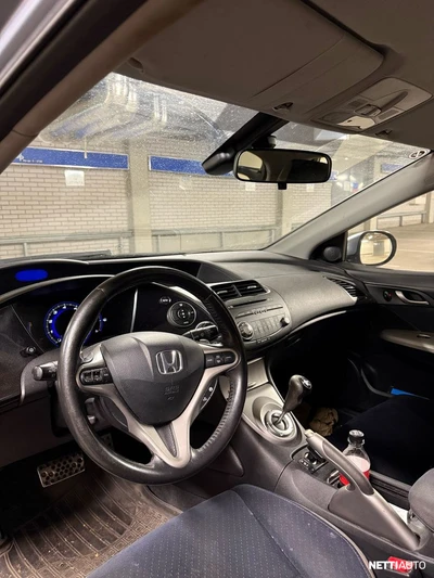 Honda Civic 4D 1,8i Comfort 2007, kuva 2/5