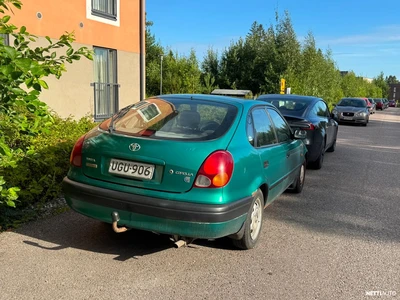 Toyota Corolla 1998, photo 3/4