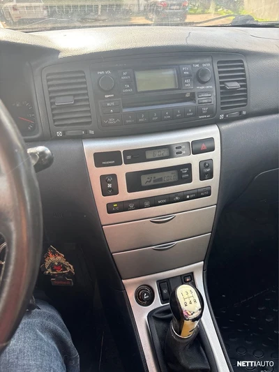Toyota Corolla 1,6 VVT-i Linea Sol Wagon 2004, kuva 5/6