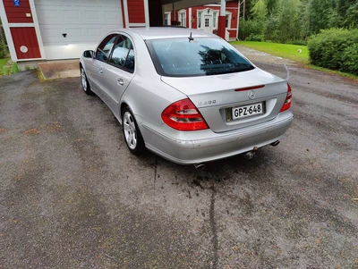 Mercedes-Benz E E 500 2002, kuva 4/9