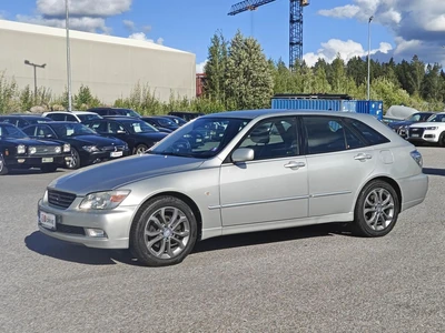 Lexus IS 200 2003, photo 2/15