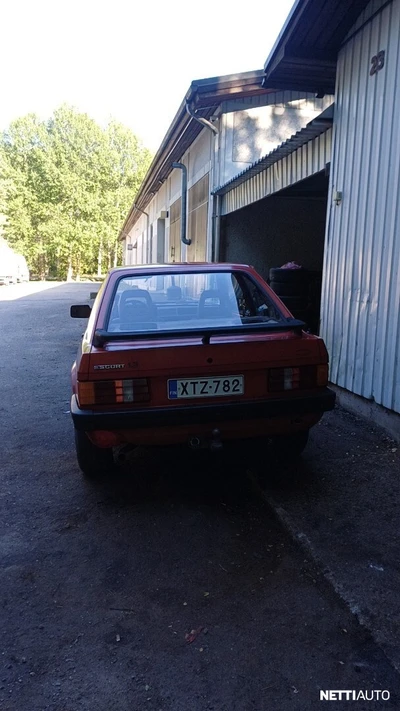 Ford Escort 1984, kuva 3/8