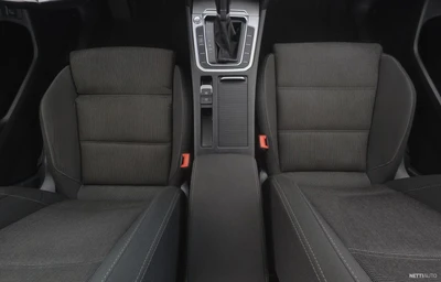 Volkswagen Passat 2016, photo 7/18