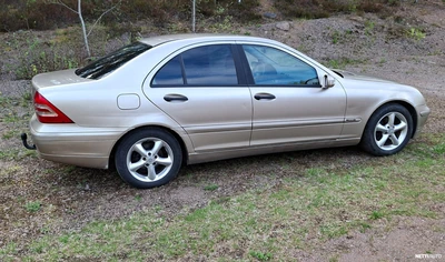 Mercedes-Benz C 200 CDI 2004, photo 5/7