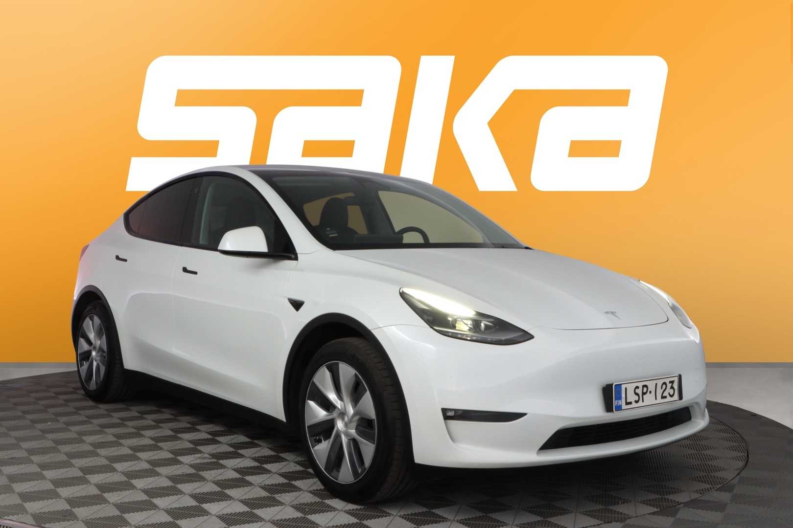 Tesla Model Y Long Range