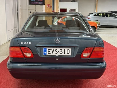 Mercedes-Benz E 1999, photo 4/18