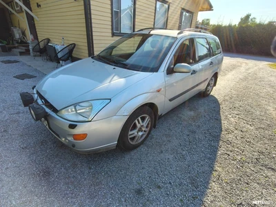 Ford Focus Ghia 2001, kuva 6/7