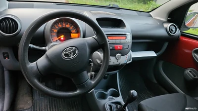 Toyota Aygo 2012, photo 5/11