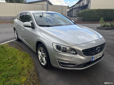 Volvo V60 D4 (140KW/190PS) Summum aut. 2017, photo 4/10