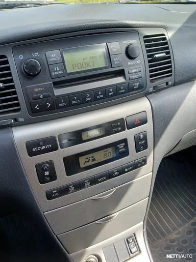 Toyota Corolla 2003, kuva 6/8