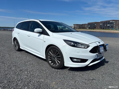 Ford Focus ST Line 2017, kuva 1/16