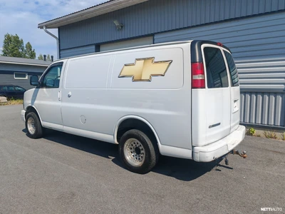 Chevrolet Express 2500 2011, kuva 2/12
