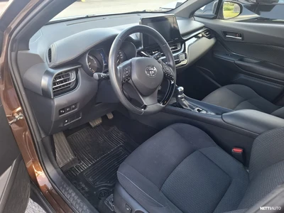 Toyota C-HR 1,8 Hybrid Active Edition 2019, kuva 2/2
