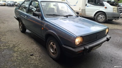Volkswagen Polo 1988, kuva 2/18