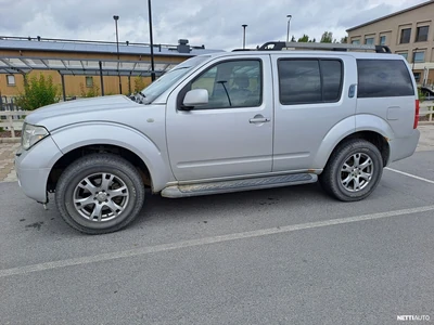 Nissan Pathfinder 2005, photo 2/12