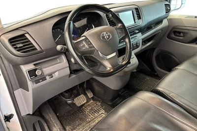 Toyota Proace L2 2,0 D 180 Automaatti 2019, kuva 3/4