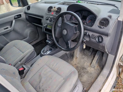 Volkswagen Caddy 2010, photo 5/8