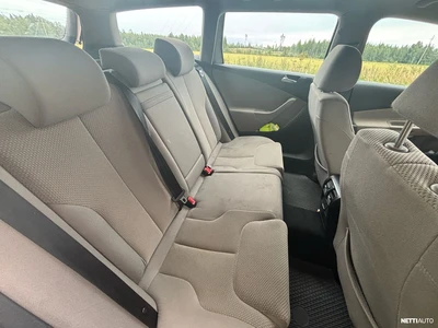 Volkswagen Passat 2010, photo 7/10