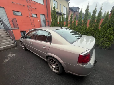 Opel Vectra 2006, kuva 2/10
