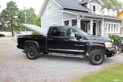Dodge Ram 2500 Laramie 2006, kuva 3/15