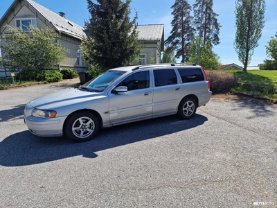 Volvo V70 2.4 D5 (120 kW) 2005, kuva 2/8
