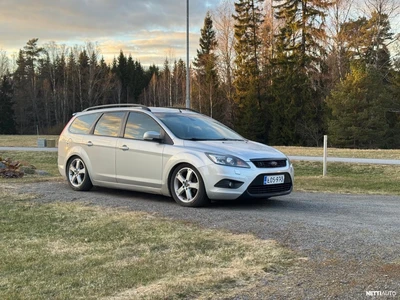 Ford Focus 2009, kuva 2/6