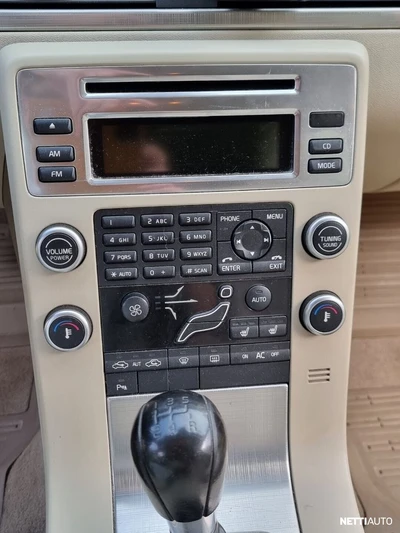 Volvo V70 1,6D DRIVe Momentum 2010, photo 7/21