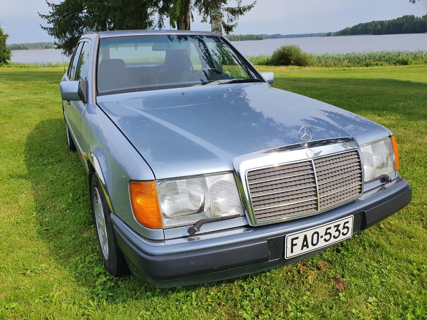 Mercedes-Benz E