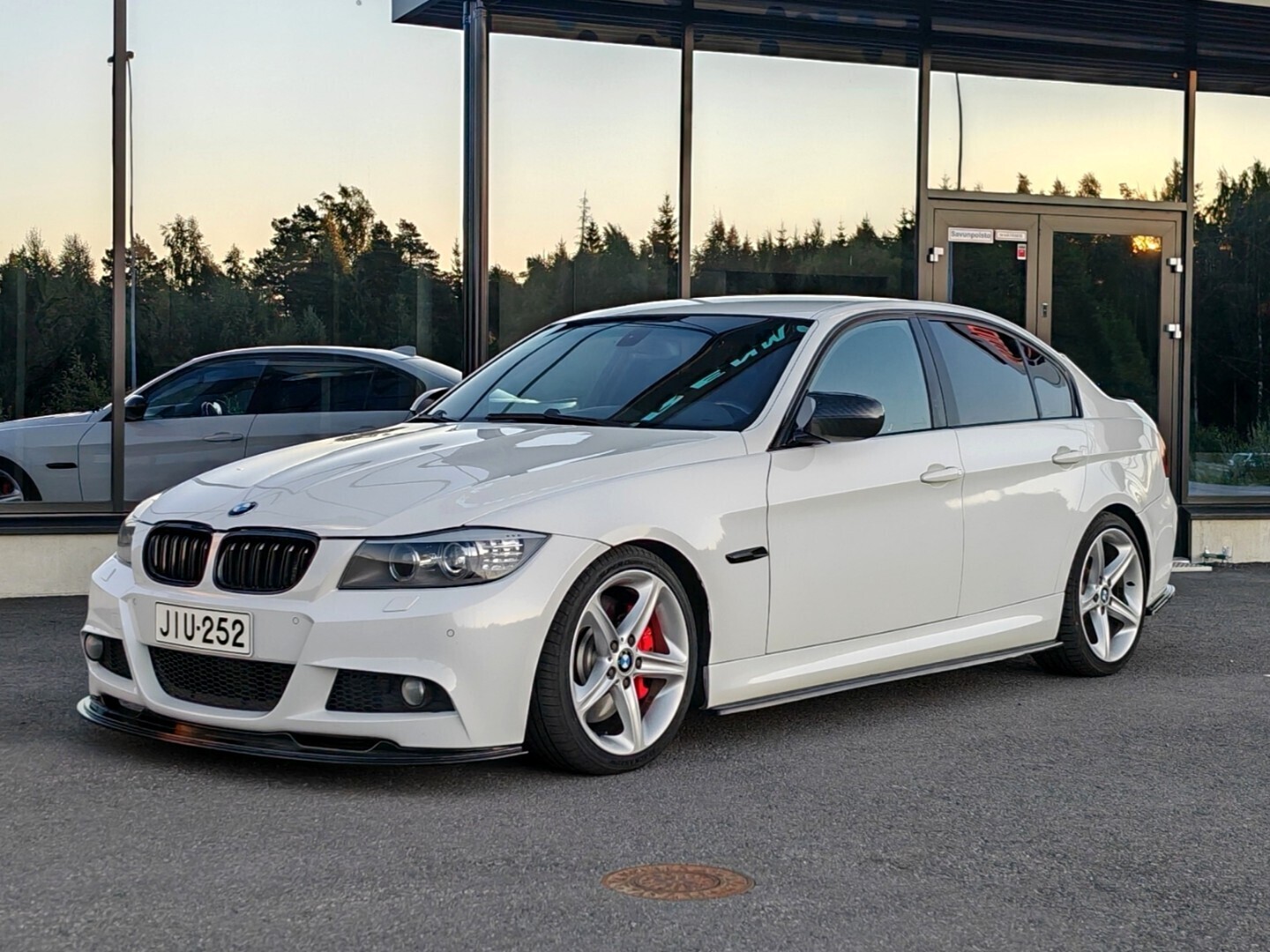 BMW 330
