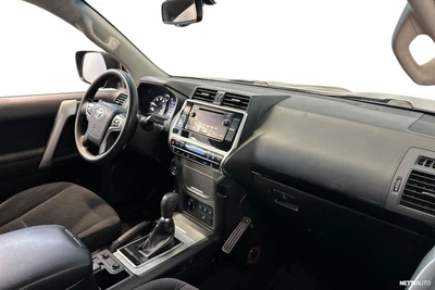 Toyota Land Cruiser 2018, photo 7/33