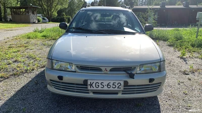 Mitsubishi Lancer 1996, kuva 1/10