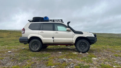 Toyota Land Cruiser 3,0 D-4D 5h 2007, kuva 3/9