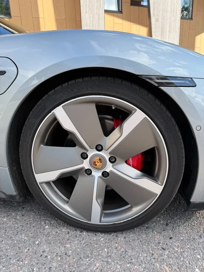 Porsche Taycan 4S 2020, kuva 7/15