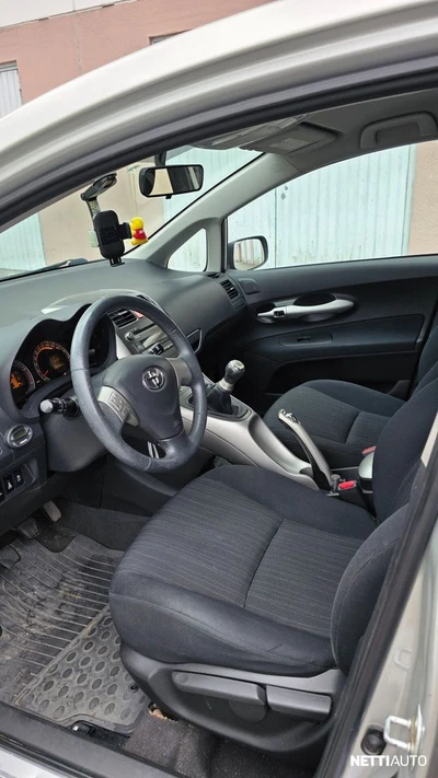 Toyota Auris 1,4 D-4D Linea Sol 5ov 2007, photo 6/12
