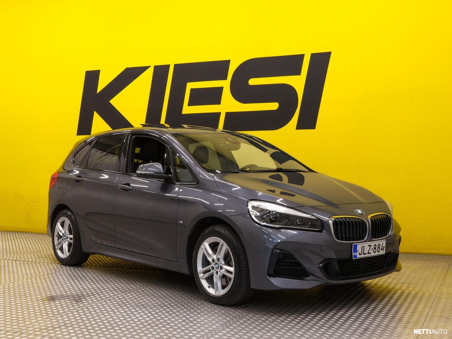 BMW 225