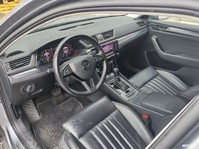 Skoda Superb 2020, photo 5/10