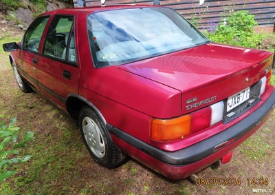 Chevrolet Corsica 1993, photo 1/4